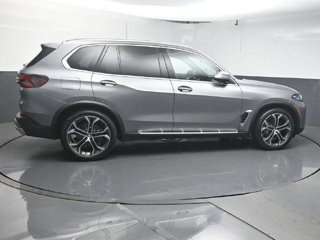 Used 2026 BMW X5 xDrive40i w/ Climate Comfort Package AWD/4WD image 8
