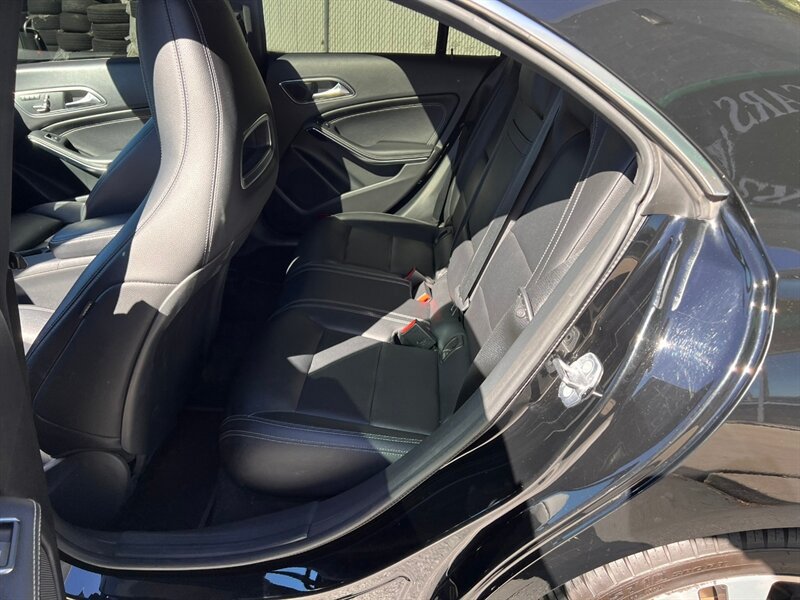 Used 2019 Mercedes-Benz CLA 250 4MATIC w/ Premium Package image 19