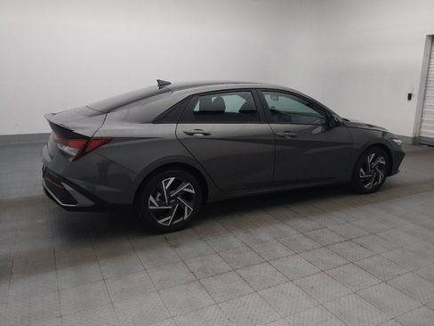 Used 2025 Hyundai Elantra Sport FWD image 10