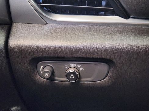 Certified 2023 Chevrolet Traverse LT image 23