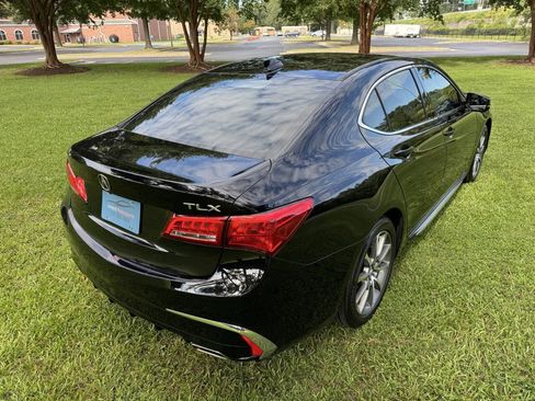 Used 2018 Acura TLX V6 w/ Technology Package FWD image 11