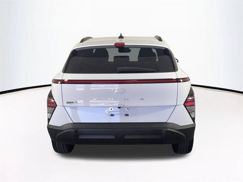 Used 2025 Hyundai Kona SEL FWD image 6