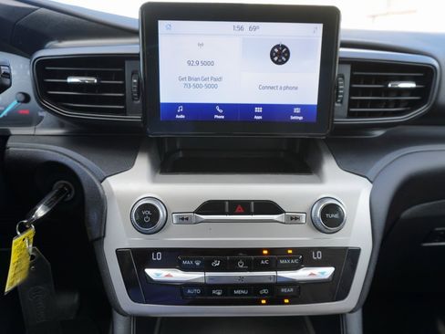 Certified 2021 Ford Explorer 2WD image 11