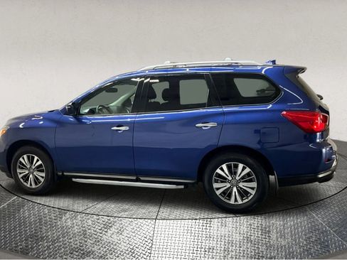 Used 2019 Nissan Pathfinder SV w/ Cargo Package image 4