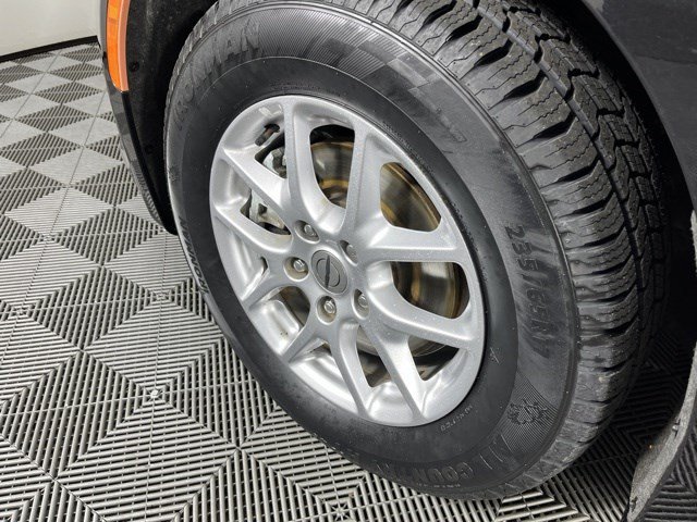 Used 2023 Chrysler Voyager LX FWD image 10