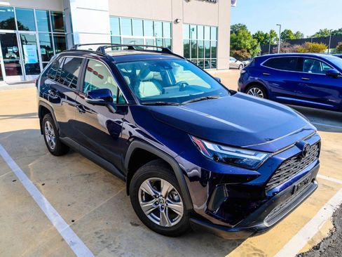 Used 2023 Toyota RAV4 XLE w/ Convenience Package FWD image 2