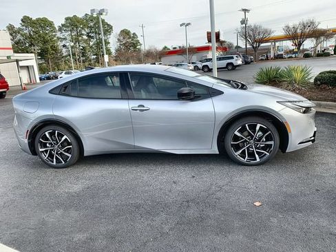 New 2026 Toyota Prius Plug-In Hybrid FWD image 9