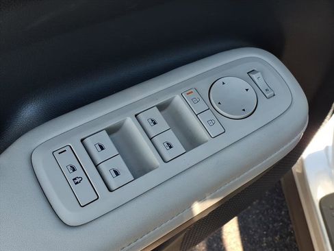 Certified 2024 Hyundai Santa Fe SEL image 11