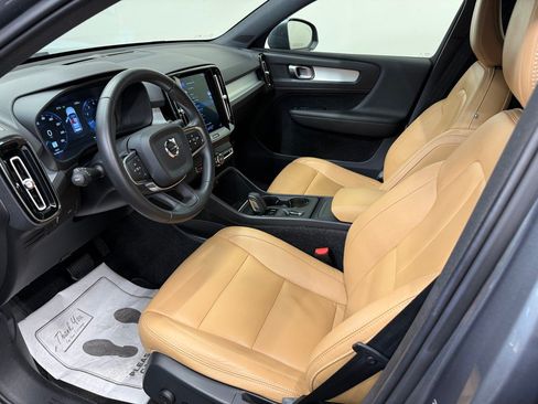 Used 2019 Volvo XC40 T5 Momentum AWD/4WD image 6