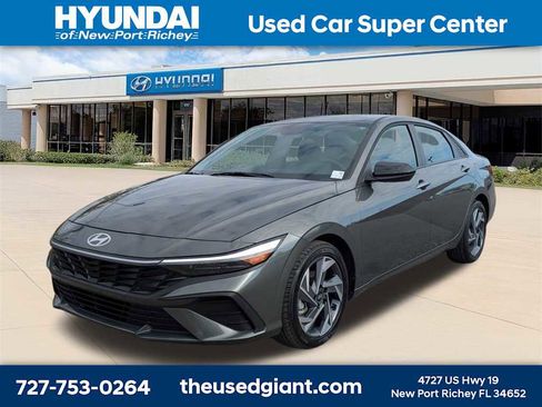 Used 2025 Hyundai Elantra Sport image 1