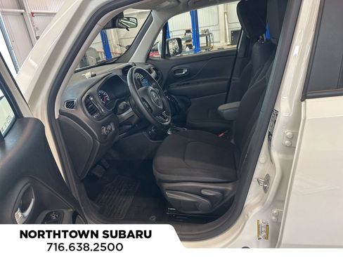Used 2020 Jeep Renegade Altitude AWD/4WD image 4