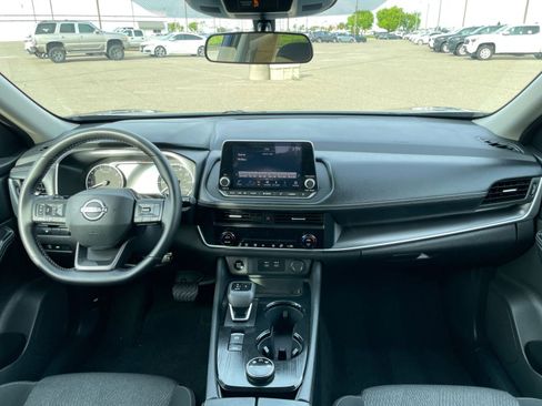 Used 2025 Nissan Rogue SV image 34