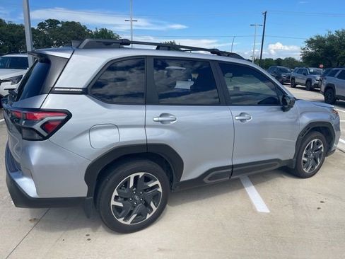 Used 2025 Subaru Forester Limited w/ Popular Package #1 AWD/4WD image 3