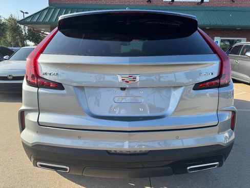 Used 2025 Cadillac XT4 Premium Luxury image 9