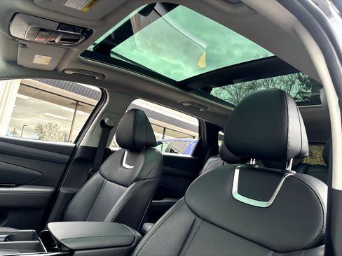 Used 2025 Hyundai Tucson Limited image 11