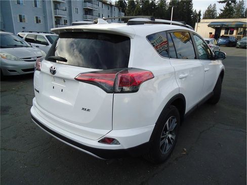 Used 2016 Toyota RAV4 XLE image 6