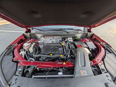 Used 2025 Chevrolet Trax LT w/ LT Convenience Package image 26