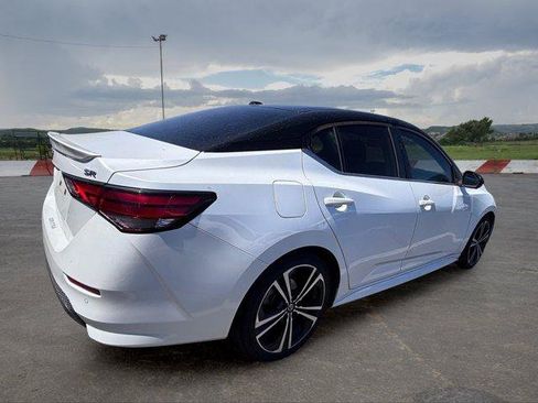 Used 2021 Nissan Sentra SR w/ SR Premium Package FWD image 3