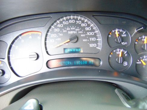 Used 2005 Chevrolet Silverado 2500 LS w/ Heavy-Duty Power Package RWD image 21
