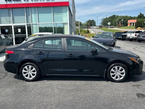Used 2026 Toyota Corolla LE FWD image 2
