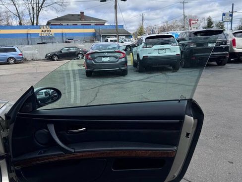 Used 2007 BMW 328i Convertible image 16