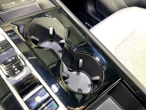 Used 2024 Volkswagen Atlas Cross Sport SEL Premium R-Line image 15