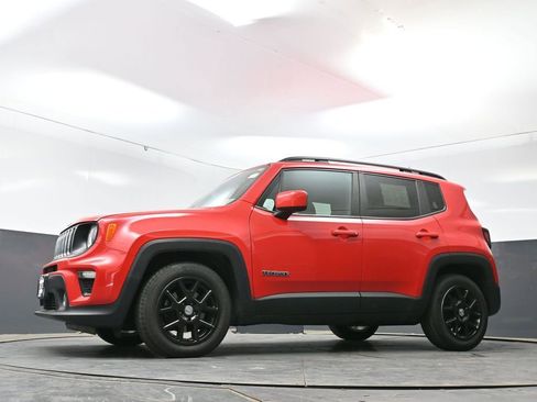 Used 2020 Jeep Renegade Latitude FWD image 50
