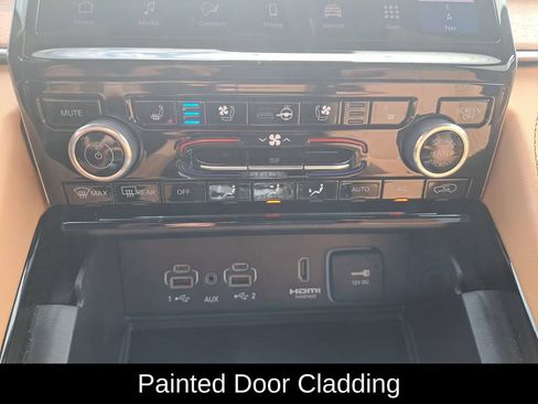 Certified 2025 Jeep Grand Cherokee L Summit AWD/4WD image 19