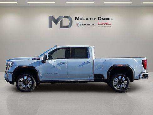 New 2026 GMC Sierra 3500 Denali AWD/4WD image 3