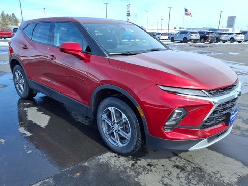 Used 2023 Chevrolet Blazer LT w/ Driver Confidence Package image 8