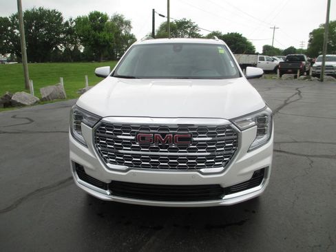 Used 2023 GMC Terrain Denali w/ Denali Premium Package AWD/4WD image 13