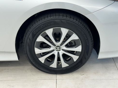Used 2022 Toyota Prius Prime LE FWD image 39