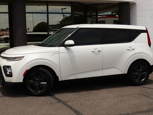 Used 2020 Kia Soul EX FWD image 4