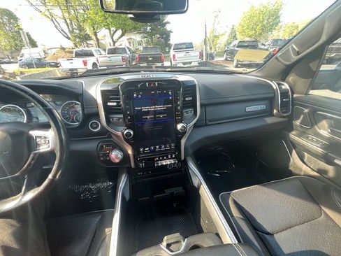 Used 2019 RAM 1500 Laramie AWD/4WD image 33