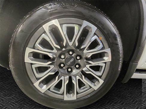 Certified 2024 GMC Sierra 1500 Denali Ultimate image 11