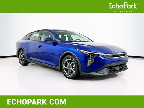 Used 2025 Kia K4 LXS image 1