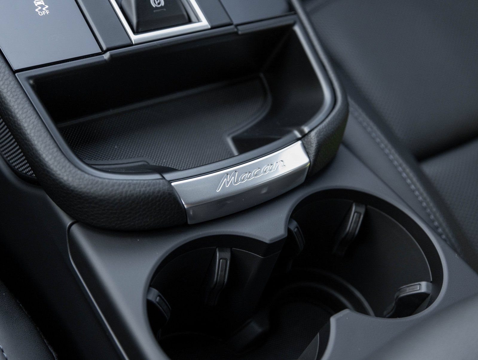 Certified 2026 Porsche Macan AWD/4WD image 28