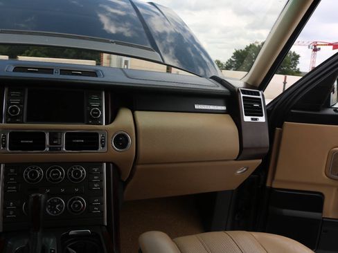 Used 2012 Land Rover Range Rover Supercharged AWD/4WD image 32