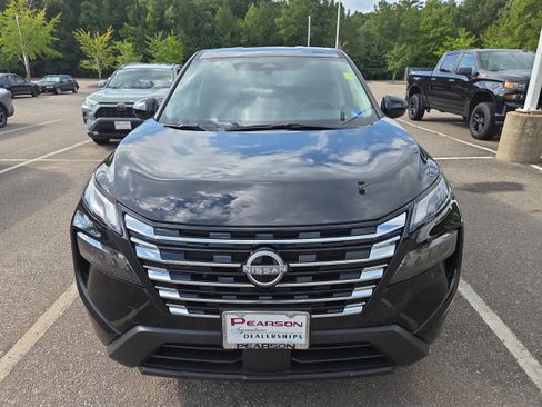 Used 2026 Nissan Rogue SV FWD image 8