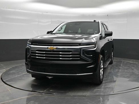 Used 2025 Chevrolet Tahoe LT AWD/4WD image 3
