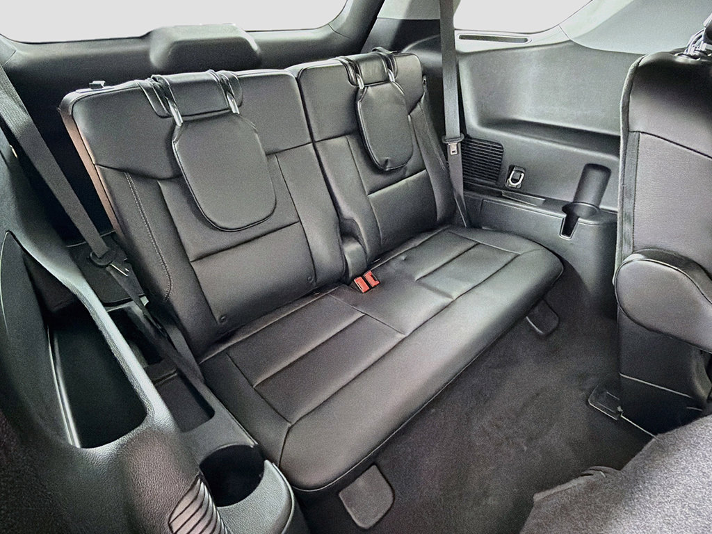 Used 2024 Ford Explorer Limited w/ Equipment Group 301A AWD/4WD image 32