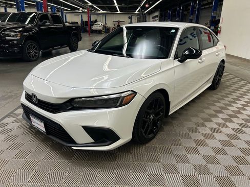 Used 2022 Honda Civic Sport image 3