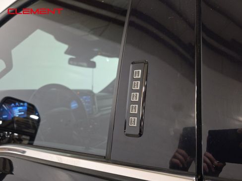 Certified 2023 Ford F450 Platinum w/ FX4 Off-Road Package image 10