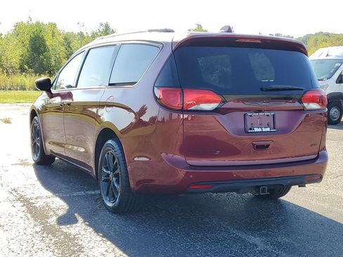 Used 2020 Chrysler Pacifica Touring-L AWD/4WD image 5