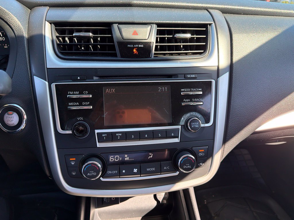 Used 2017 Nissan Altima 2.5 SV FWD image 2