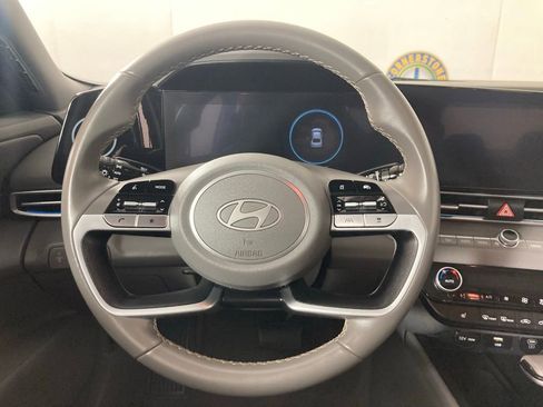 Used 2025 Hyundai Elantra SEL FWD image 6