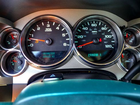 Used 2013 Chevrolet Silverado 2500 W/T w/ Snow Plow Prep Package image 13