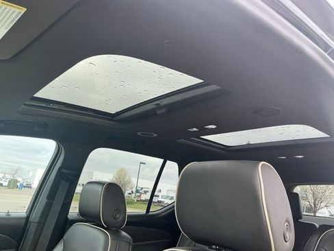 Used 2023 Chevrolet Traverse Premier AWD/4WD image 31