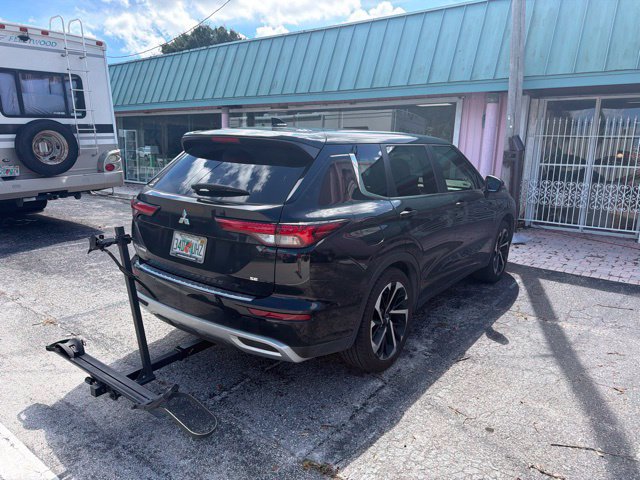 Used 2024 Mitsubishi Outlander SE FWD image 3