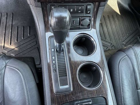 Used 2016 Chevrolet Traverse LTZ FWD image 20